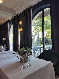 Atmosphère du Restaurant gastronomique Ermitage de Corton à Chorey-les-Beaune - n°13