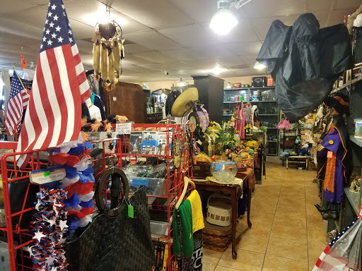 Thrift Store «Thrifty Nickel Tampa Thrift Store Re-Sale», reviews and photos, 7706 W Hillsborough Ave, Tampa, FL 33615, USA