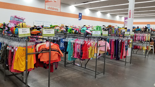 Thrift Store «7th St & Union Hills Goodwill Retail Store & Donation Center», reviews and photos, 710 E Union Hills Dr, Phoenix, AZ 85024, USA