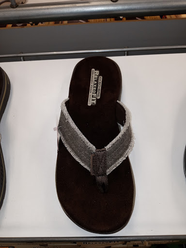 Shoe Store «SKECHERS Factory Outlet», reviews and photos, 1201 Airport Fwy #185, Euless, TX 76040, USA