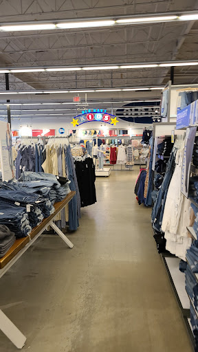 Clothing Store «Old Navy», reviews and photos, 90 Pleasant Valley St, Methuen, MA 01844, USA