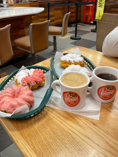 Donut Shop «Dandee Donuts Factory», reviews and photos, 102 N 28th Ave, Hollywood, FL 33020, USA