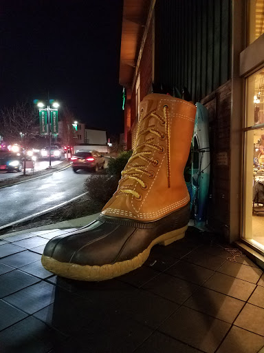 Clothing Store «L.L. Bean», reviews and photos, 340 Legacy Pl, Dedham, MA 02026, USA