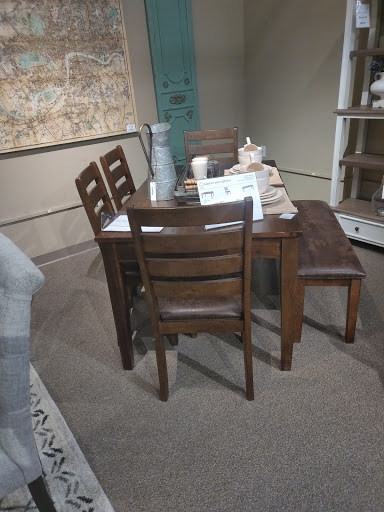 Furniture Store «Ashley HomeStore», reviews and photos, 7780 S Cicero Ave, Burbank, IL 60459, USA