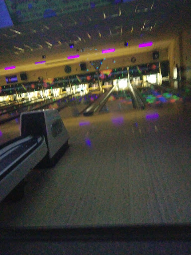 Sports Bar «Crown Lanes Bowling Center & Sports Bar», reviews and photos, 2325 S Federal Blvd, Denver, CO 80219, USA