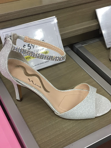 Shoe Store «DSW Designer Shoe Warehouse», reviews and photos, 160 Oakway Rd #300, Eugene, OR 97401, USA