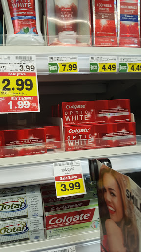 Grocery Store «Food 4 Less», reviews and photos, 2501 W North Ave, Melrose Park, IL 60160, USA