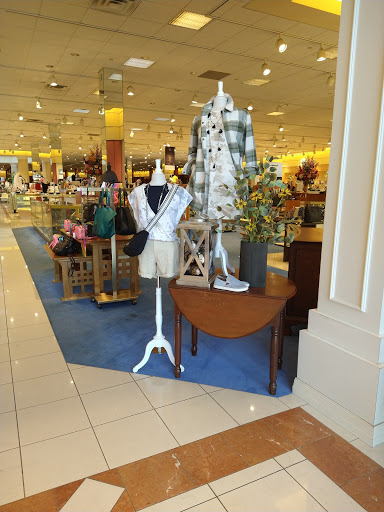 Department Store «Von Maur», reviews and photos, 7700 E Kellogg Dr N, Wichita, KS 67207, USA
