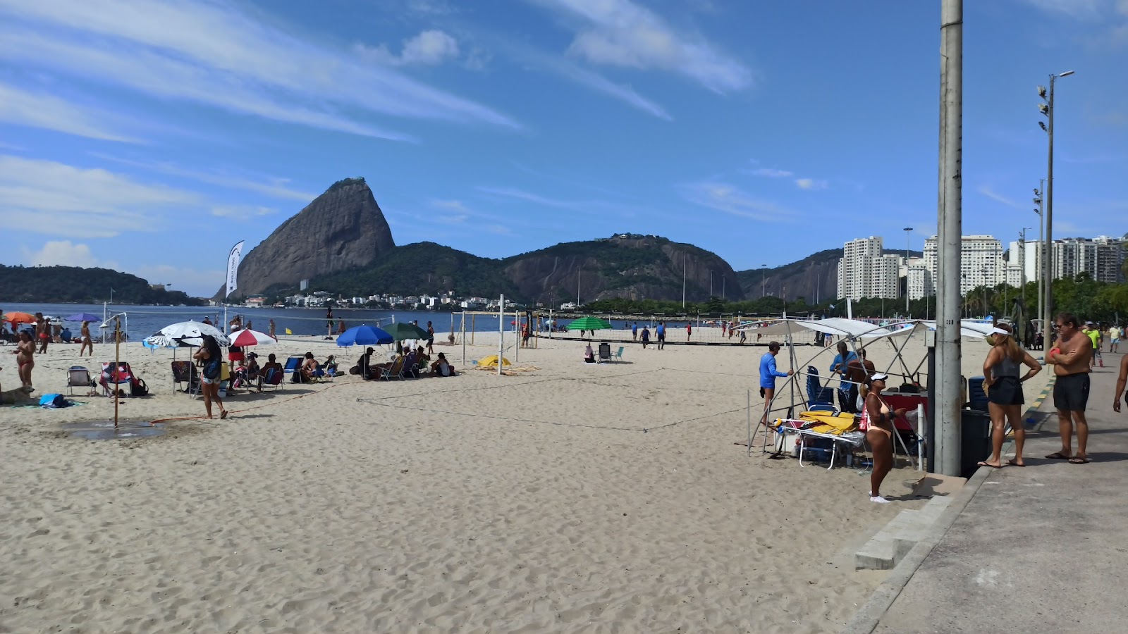 Foto de Praia do Flamengo e o assentamento