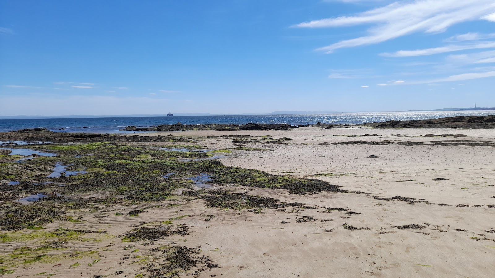 Lower Largo Beach'in fotoğrafı - rahatlamayı sevenler arasında popüler bir yer