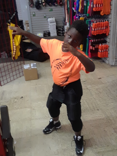 Artist «Shively Sporting Goods», reviews and photos, 4006 Dixie Hwy, Louisville, KY 40216, USA