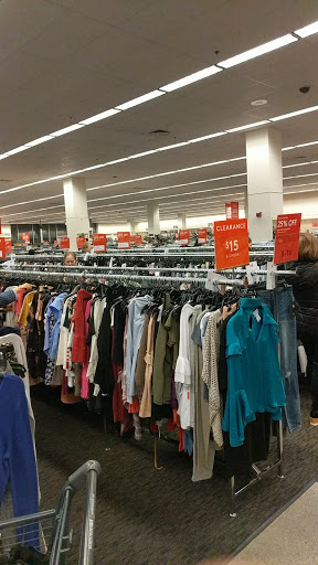 Department Store «Nordstrom Rack Topanga», reviews and photos, 21490 Victory Blvd, Woodland Hills, CA 91367, USA