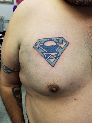 Tattoo Shop «River Rat Tattoos», reviews and photos, 965 N Walnut Ave, New Braunfels, TX 78130, USA