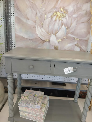 Home Goods Store «Tuesday Morning», reviews and photos, 23314 Farmington Rd, Farmington, MI 48336, USA