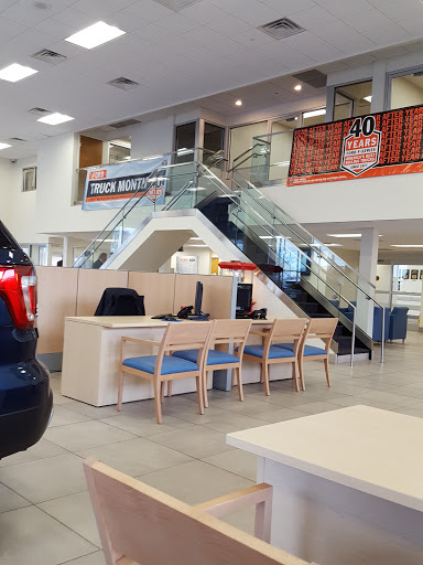 Car Dealer «Landers Ford», reviews and photos, 2082 W Poplar Ave, Collierville, TN 38017, USA