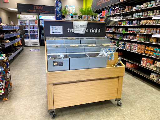 Pet Supply Store «Unleashed by Petco», reviews and photos, 520 S 23rd St, Philadelphia, PA 19146, USA