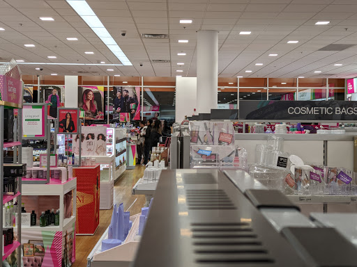Hair Salon «Ulta Beauty», reviews and photos, 641 E Boughton Rd #100, Bolingbrook, IL 60440, USA