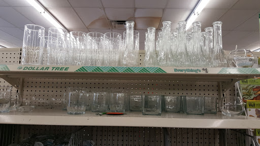 Dollar Store «Dollar Tree», reviews and photos, 1090 Revere Beach Pkwy, Chelsea, MA 02150, USA