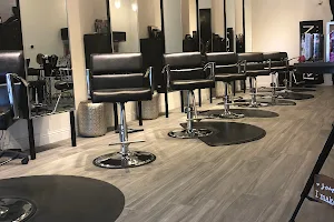 Salon Di Amici image