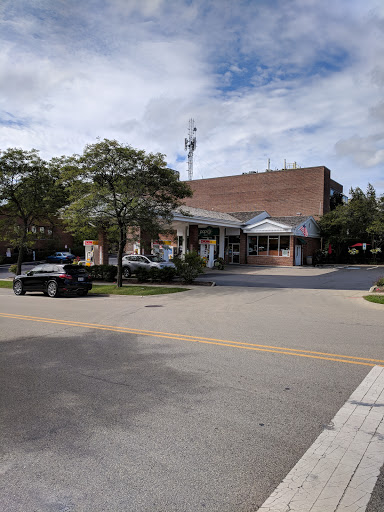 Gas Station «Lake Forest Shell», reviews and photos, 193 E Deerpath Rd, Lake Forest, IL 60045, USA