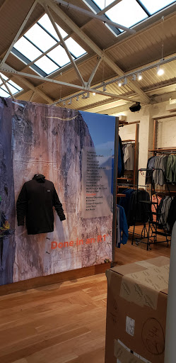 Clothing Store «Patagonia San Francisco», reviews and photos, 770 North Point St, San Francisco, CA 94109, USA