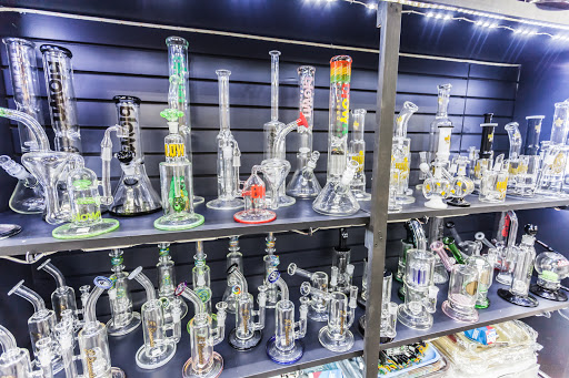 Vaporizer Store «Happy Rock Smoke Shop», reviews and photos, 334 NE 72nd St, Kansas City, MO 64118, USA