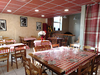 Atmosphère du Restaurant Le Relais de Montchal - n°1