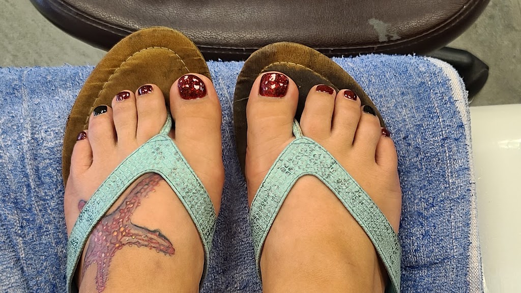 Vivid Nails & Spa 54143