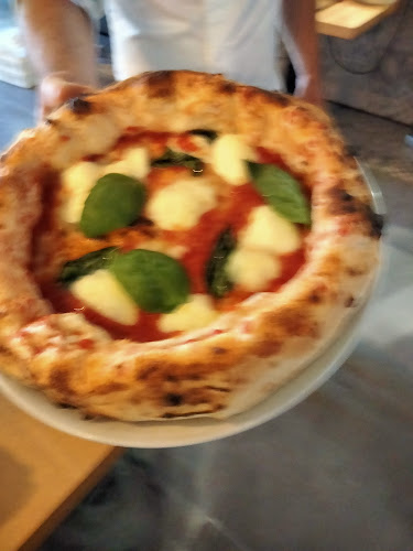 Pizza Napoletana - Pizza