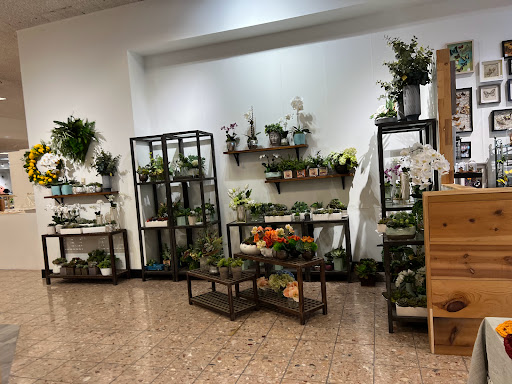 Shopping Mall «Laguna Hills Mall», reviews and photos, 24155 Laguna Hills Mall, Laguna Hills, CA 92653, USA