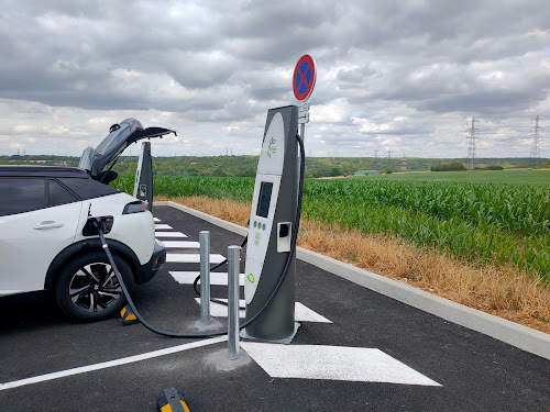 Borne de recharge de véhicules électriques IECharge Charging Station Guerville