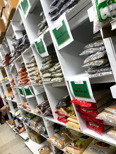Grocery Store «Bombay Food & Gifts», reviews and photos, 11213 Lee Hwy # D, Fairfax, VA 22030, USA