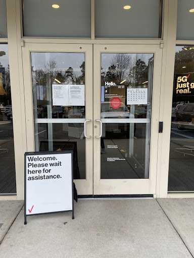 Cell Phone Store «Verizon», reviews and photos, 4950 Monticello Ave #11a, Williamsburg, VA 23188, USA