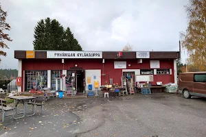 Tarmo Pyhämaa village shop image