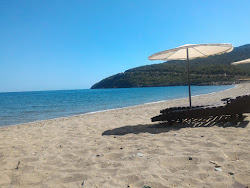 Buyukeceli beach'in fotoğrafı geniş bir kıyı şeridi ile birlikte