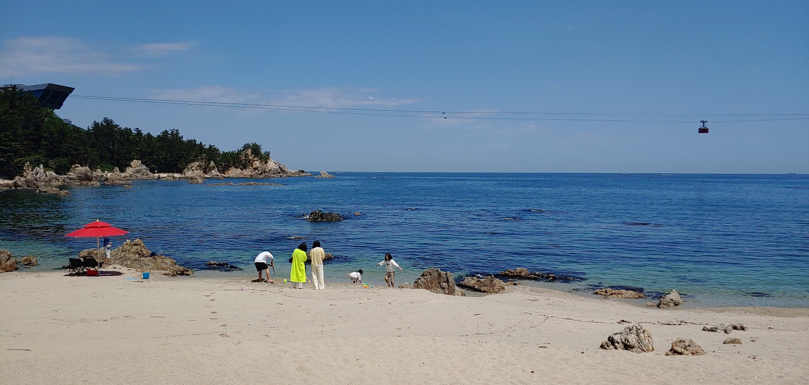 Jangho Beach的照片 带有宽敞的海湾
