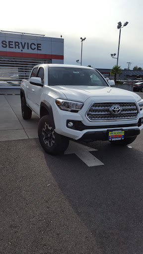 Toyota Dealer «Doxon Toyota of Auburn», reviews and photos, 3405 Auburn Way N, Auburn, WA 98002, USA