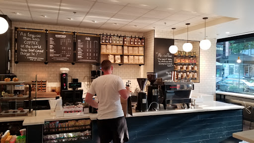 Book Store «Amazon Books», reviews and photos, 3441 N Southport Ave, Chicago, IL 60657, USA