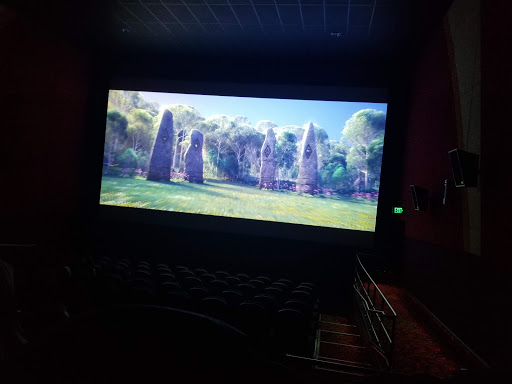 Movie Theater «Regal Cinemas The Landing 14 & RPX», reviews and photos, 900 N 10th Pl, Renton, WA 98057, USA