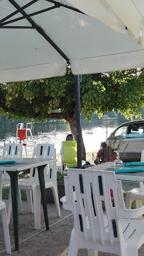 Atmosphère du Le Bistrot du Lac à Tauriac - n°3