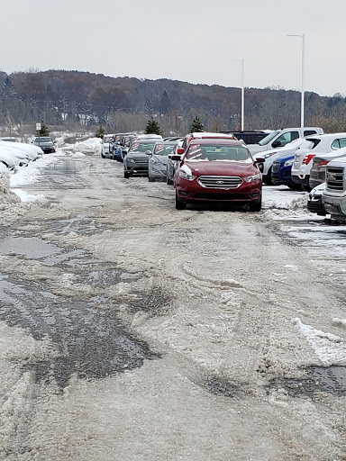 Car Dealer «Summit Place Kia», reviews and photos, 2200 Elizabeth Lake Rd, Waterford Twp, MI 48328, USA