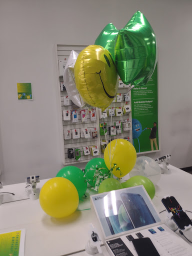 Cell Phone Store «Cricket Wireless Authorized Retailer», reviews and photos, 5712 Silver Hill Rd, District Heights, MD 20747, USA