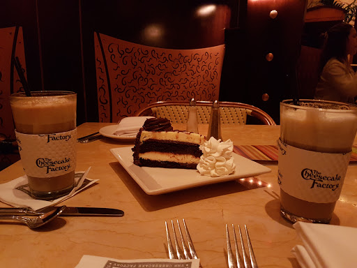 Restaurant «The Cheesecake Factory», reviews and photos, 115 Huntington Ave, Boston, MA 02199, USA