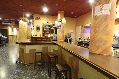Joe,s Bar de Copas - C. de el Burgo, 4, 29550 Ardales, Málaga, Spain