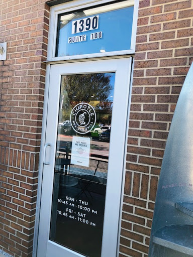 Mexican Restaurant «Chipotle Mexican Grill», reviews and photos, 1390 S Cooper St #100, Arlington, TX 76013, USA