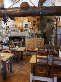 Atmosphère du Restaurant La Ferme de Livarat Girard Cedric à Pradelles - n°10