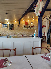 Atmosphère du Le Restaurant du Port à Saint-Pierre-de-Bœuf - n°20