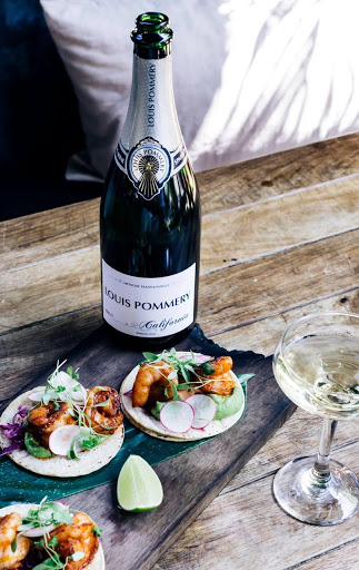 Liquor Store «Liquor plus Wine, Spirits, and Craft Beer», reviews and photos, 5753 NE Antioch Rd, Gladstone, MO 64119, USA