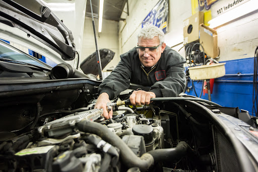 Auto Repair Shop «Hi-Tech Automotive of Wheeling / Car & Truck Repair», reviews and photos, 890 S Milwaukee Ave, Wheeling, IL 60090, USA