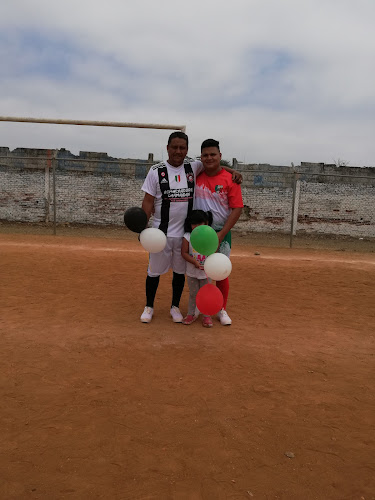 Complejo Deportivo "Jaime Roldós Aguilera" - Campo de fútbol